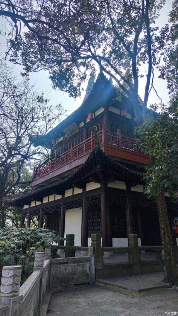 《当你学会独处》：你做自己都不会，一定不会去爱人